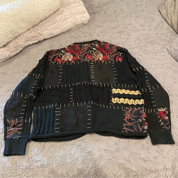 Vintage Sandy Starkman Patchwork Embroidered Sweater size M black/red/yellow - Picture 4 of 10